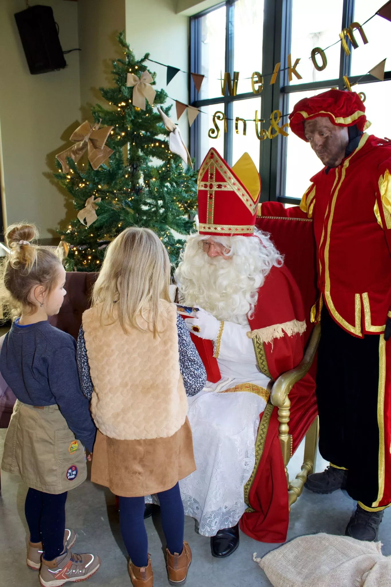 Sinterklaasontbijt + bezoek van Sint & Piet